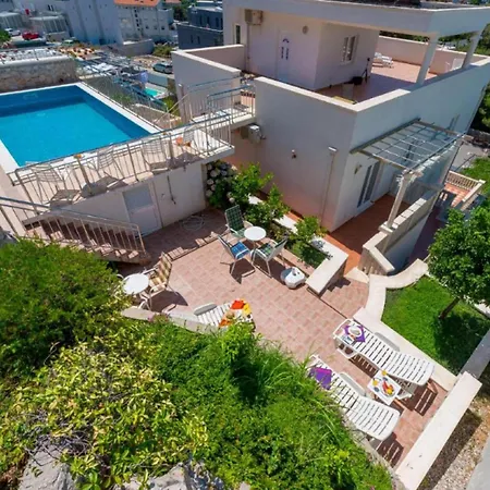 Borna Apartment *